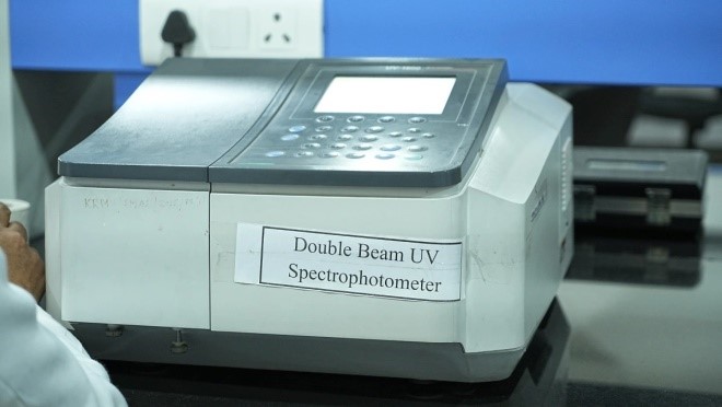 Double beam UV Spectrophotometer